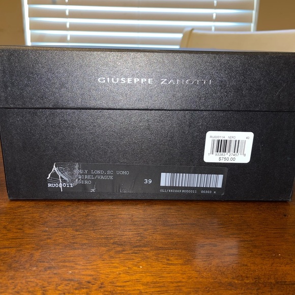 Authentic Giuseppe Zanotti Unisex Leather Zip Sneaker Size 39 - Picture 3 of 12